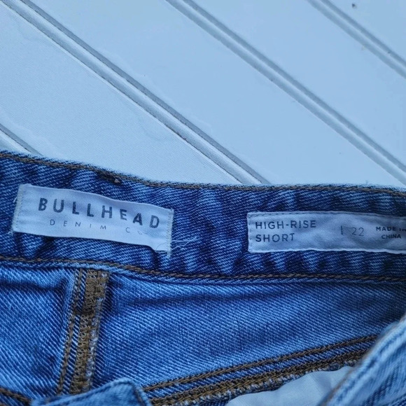 Bullhead Denim Co. Women's Size 1/ 22 Blue High Rise Jeans Shorts Distressed - Picture 7 of 10